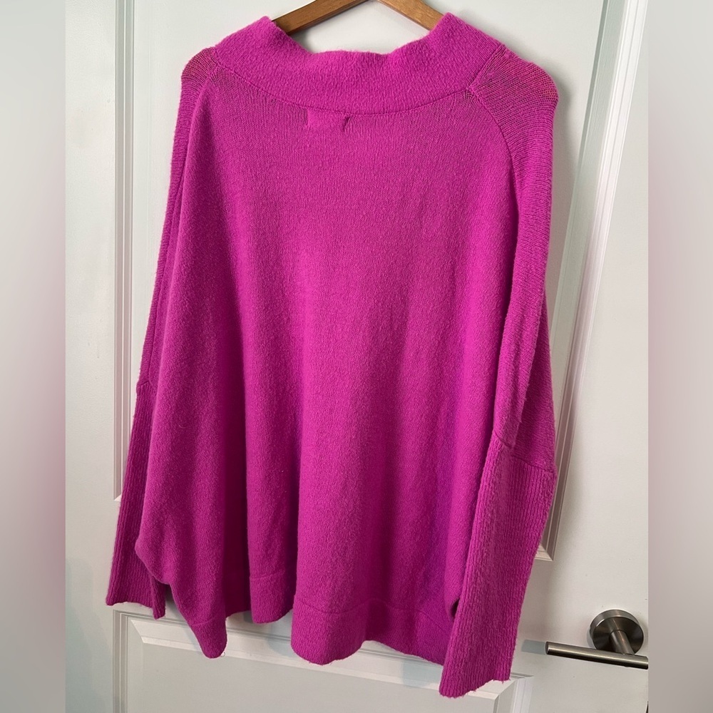 💌 &merci V-NECK PULLOVER SWEATER, ELECTRIC ORCHID - Picture 6 of 6